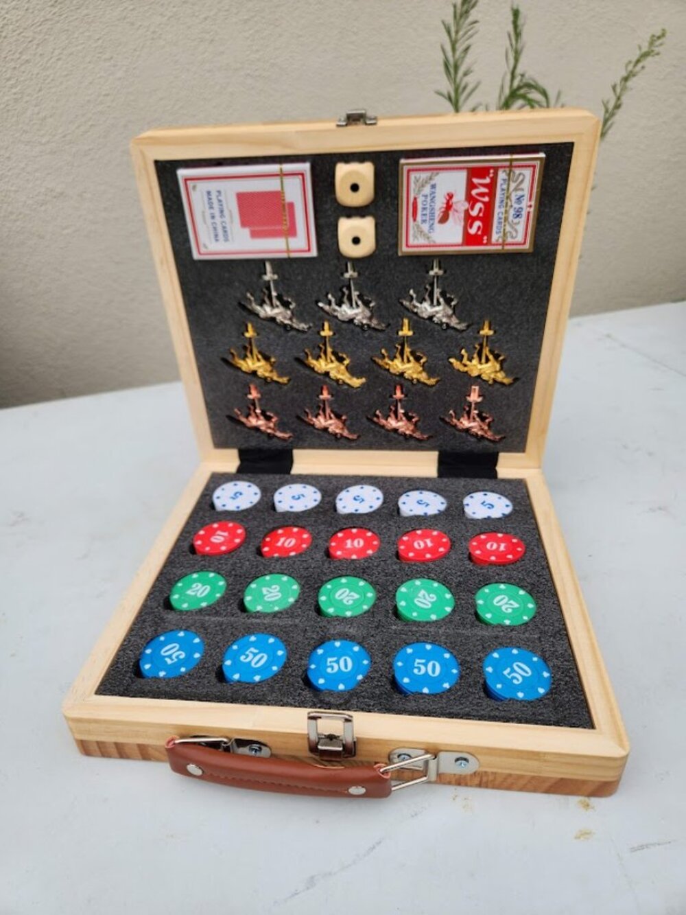 New Horse Race Board Game Horse Racing Tabletop Boardgame Wood Metal Foldable Di